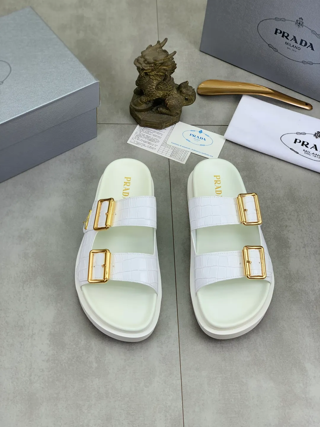 Men's shoes 💰P340💰【New style】🎁🎁🎁 PRADA Prada's new casual slippers, original official website, perfect workmanship, transmitting a kind of noble luxury, sublimating its definition of luxury in Prada's high-end extraordinary craftsmanship. Original combination outsole, code number: 38-44 (45 customized) Multiple colors 🉑️ to choose from